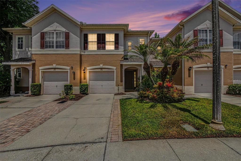 Active With Contract: $310,000 (2 beds, 2 baths, 1516 Square Feet)