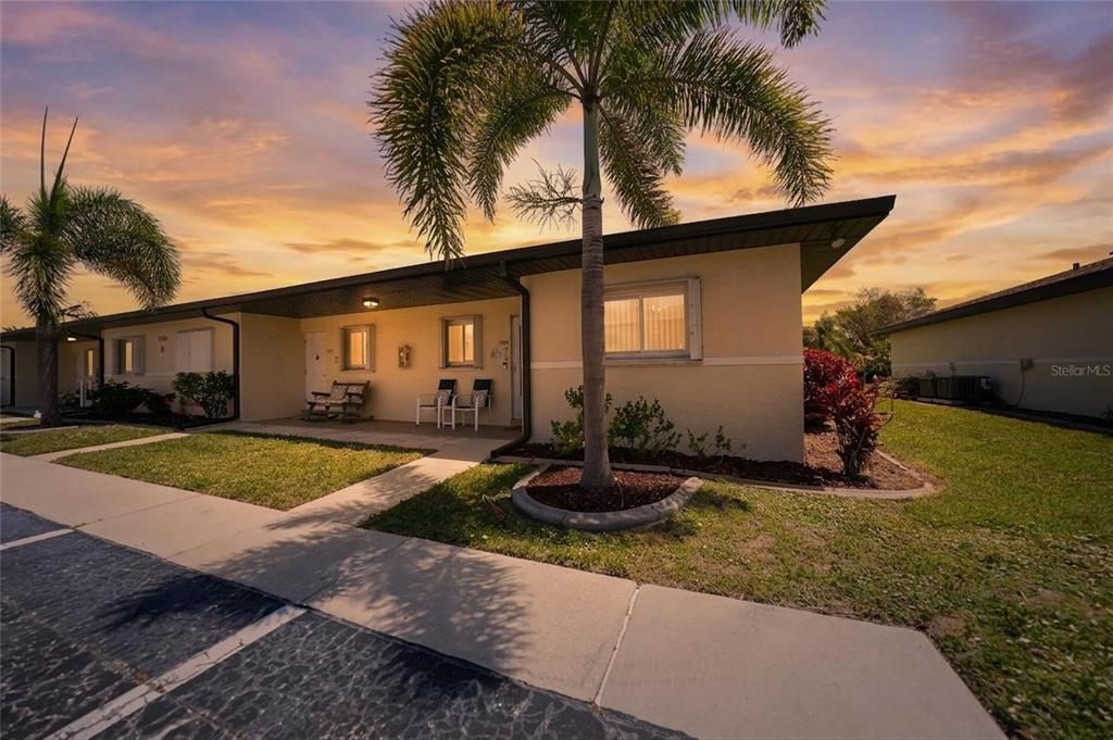 Activo con contrato: $140,000 (2 camas, 2 baños, 886 Pies cuadrados)