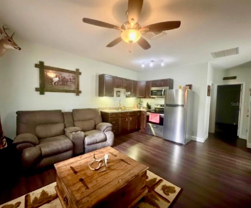 For Sale: $125,000 (1 beds, 1 baths, 512 Square Feet)