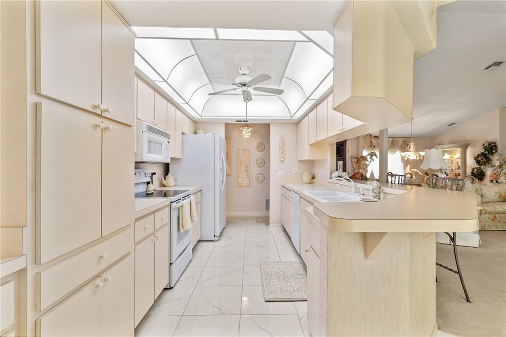 For Sale: $309,700 (3 beds, 2 baths, 2021 Square Feet)