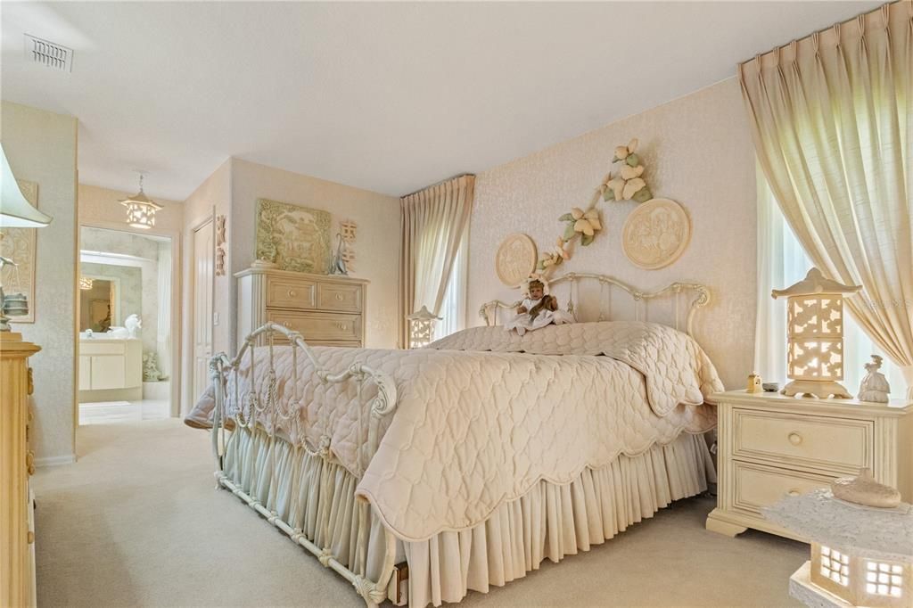 For Sale: $309,700 (3 beds, 2 baths, 2021 Square Feet)