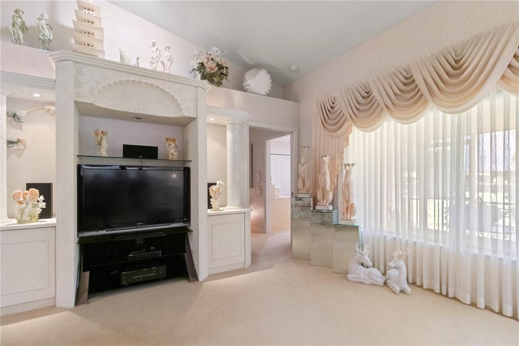 For Sale: $309,700 (3 beds, 2 baths, 2021 Square Feet)