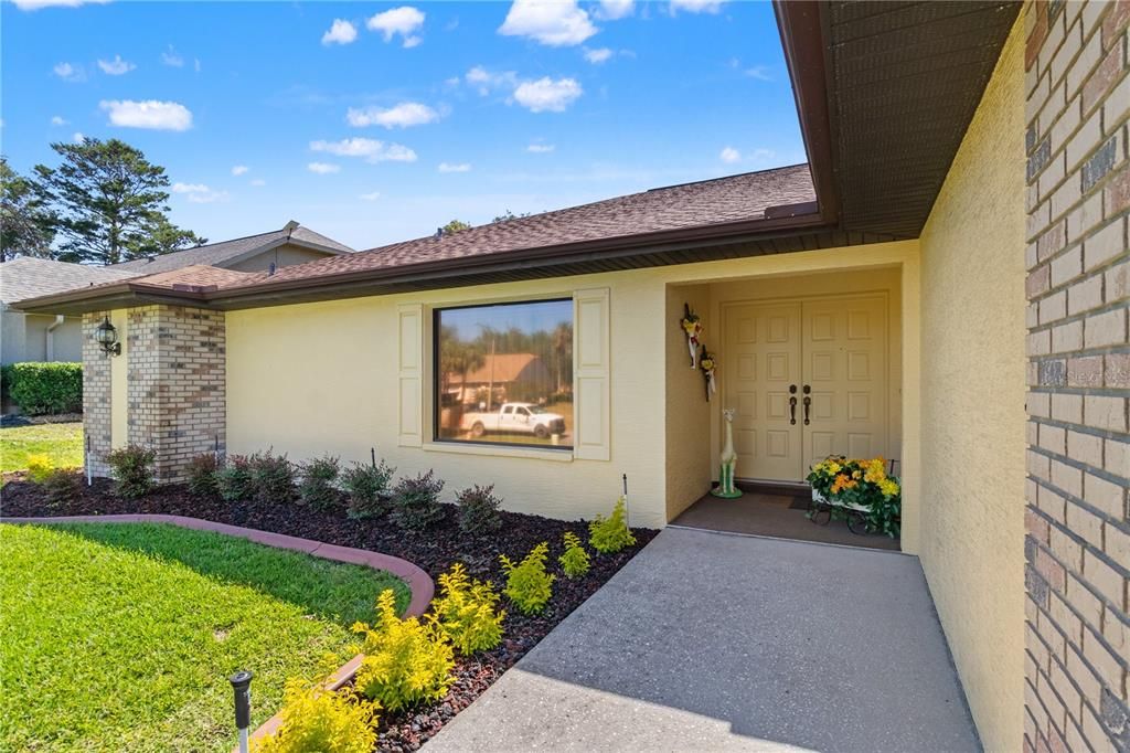 For Sale: $309,700 (3 beds, 2 baths, 2021 Square Feet)