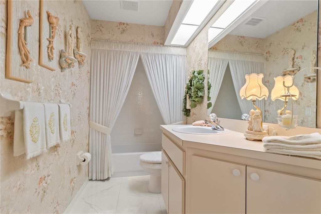 For Sale: $309,700 (3 beds, 2 baths, 2021 Square Feet)