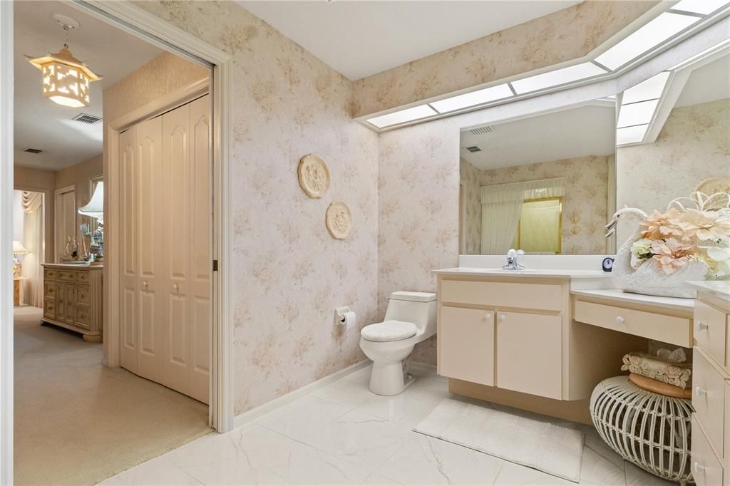 For Sale: $309,700 (3 beds, 2 baths, 2021 Square Feet)