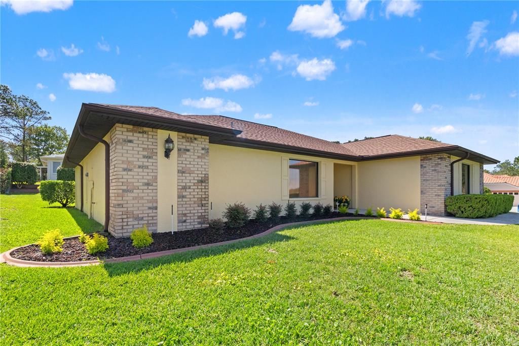 For Sale: $309,700 (3 beds, 2 baths, 2021 Square Feet)