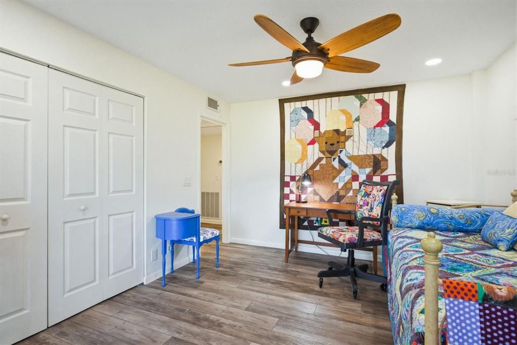 For Sale: $475,000 (2 beds, 2 baths, 1330 Square Feet)