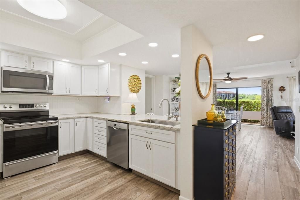For Sale: $475,000 (2 beds, 2 baths, 1330 Square Feet)