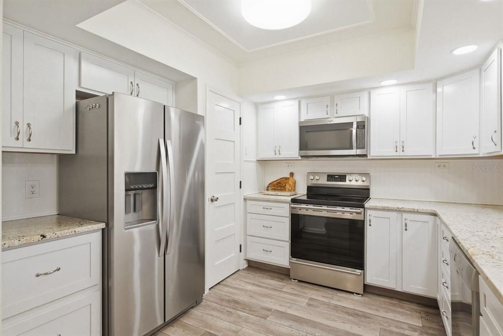 For Sale: $475,000 (2 beds, 2 baths, 1330 Square Feet)