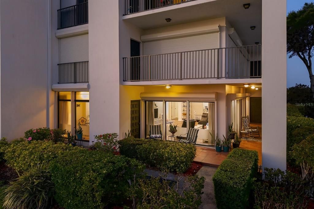 For Sale: $475,000 (2 beds, 2 baths, 1330 Square Feet)