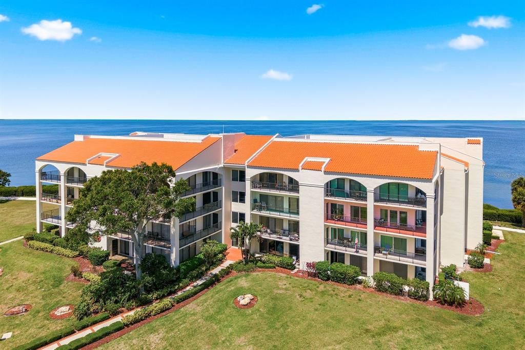 For Sale: $475,000 (2 beds, 2 baths, 1330 Square Feet)