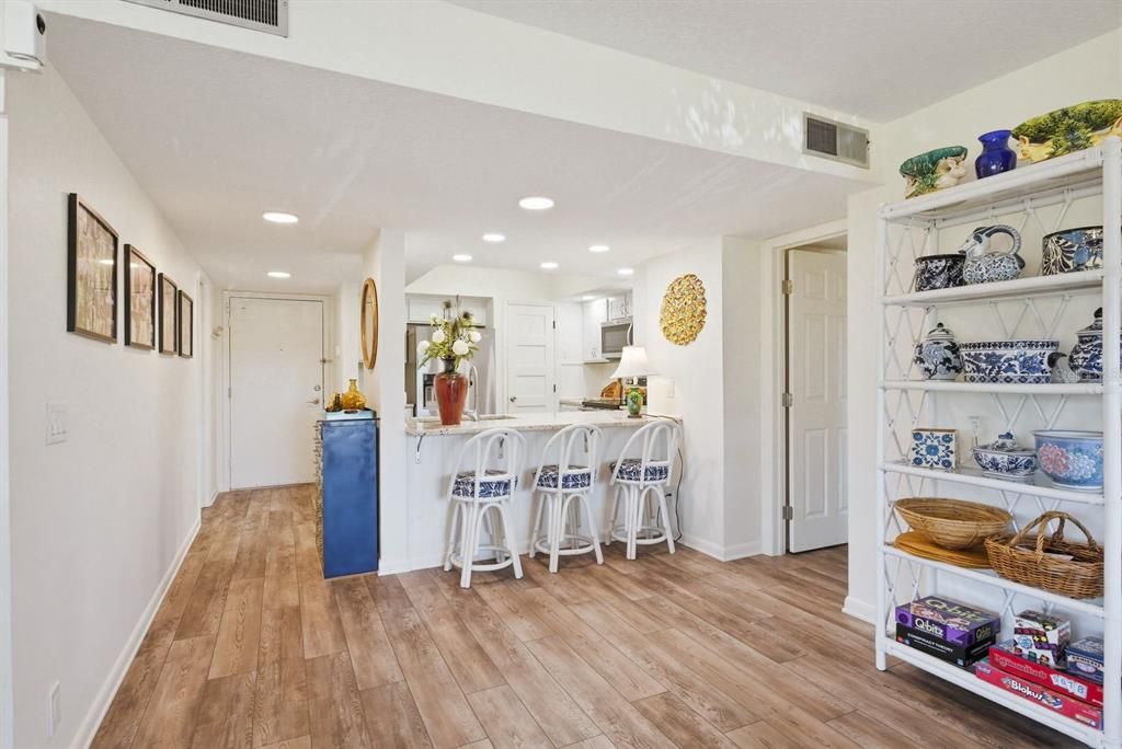 For Sale: $475,000 (2 beds, 2 baths, 1330 Square Feet)