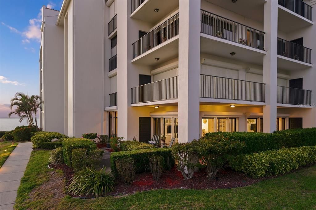 For Sale: $475,000 (2 beds, 2 baths, 1330 Square Feet)