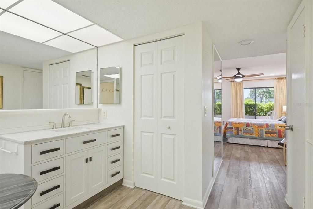 For Sale: $475,000 (2 beds, 2 baths, 1330 Square Feet)