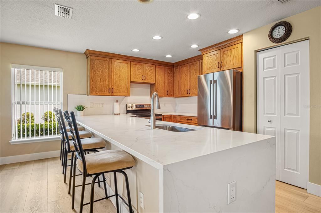 Activo con contrato: $355,000 (3 camas, 2 baños, 1537 Pies cuadrados)