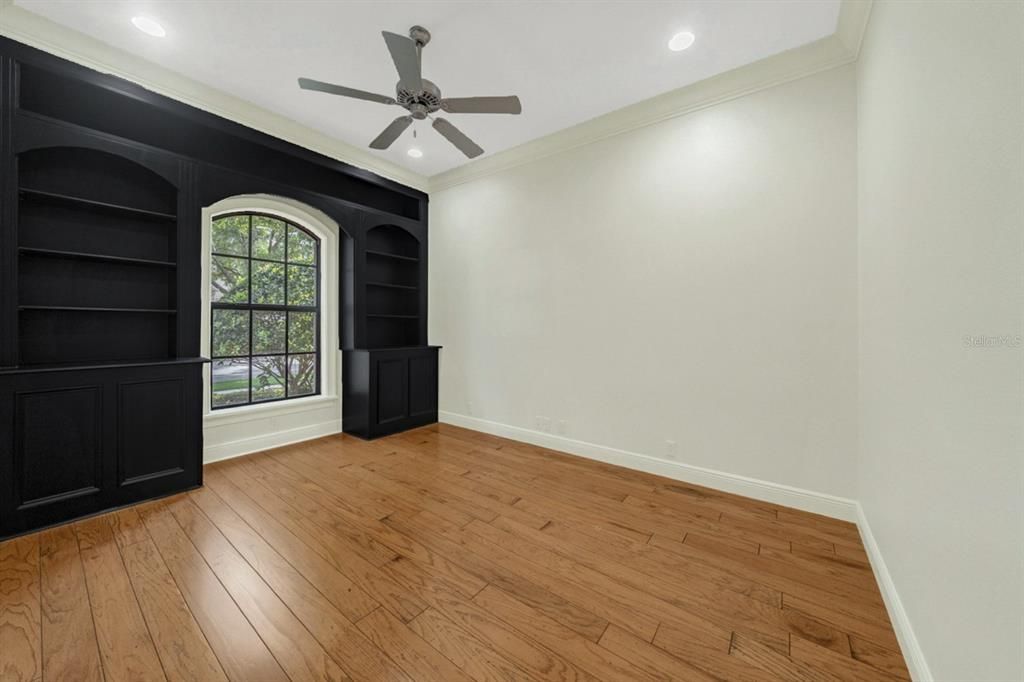 For Sale: $530,000 (3 beds, 3 baths, 2754 Square Feet)