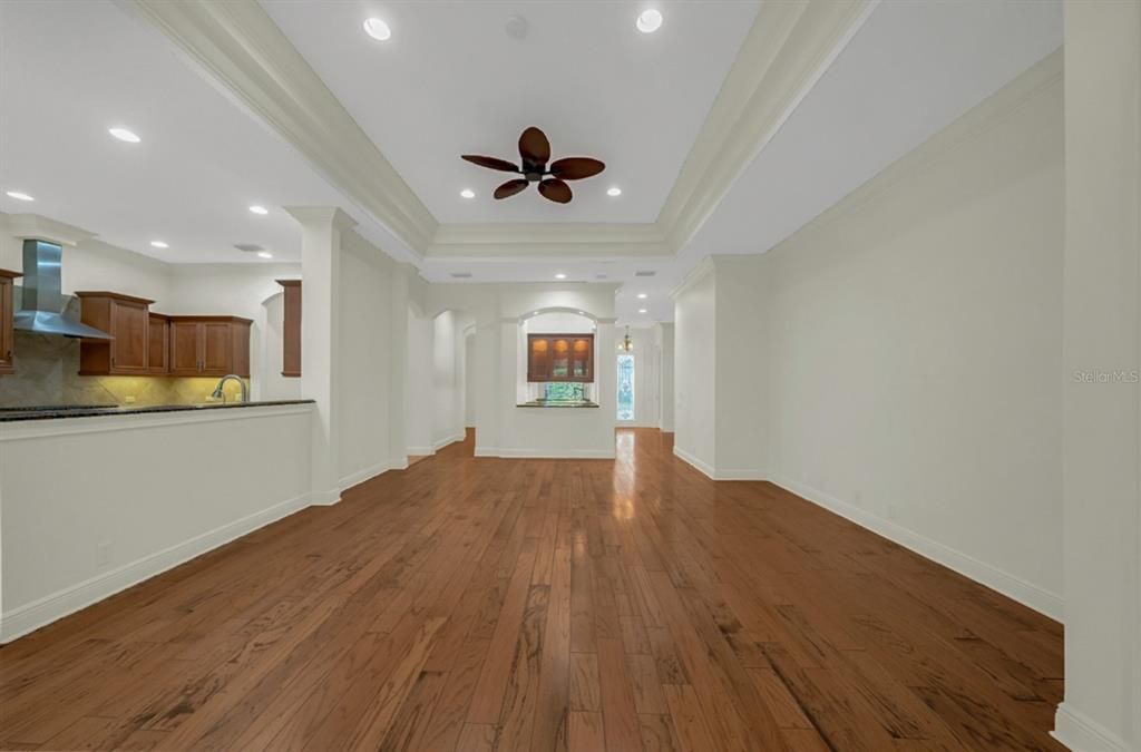 For Sale: $530,000 (3 beds, 3 baths, 2754 Square Feet)