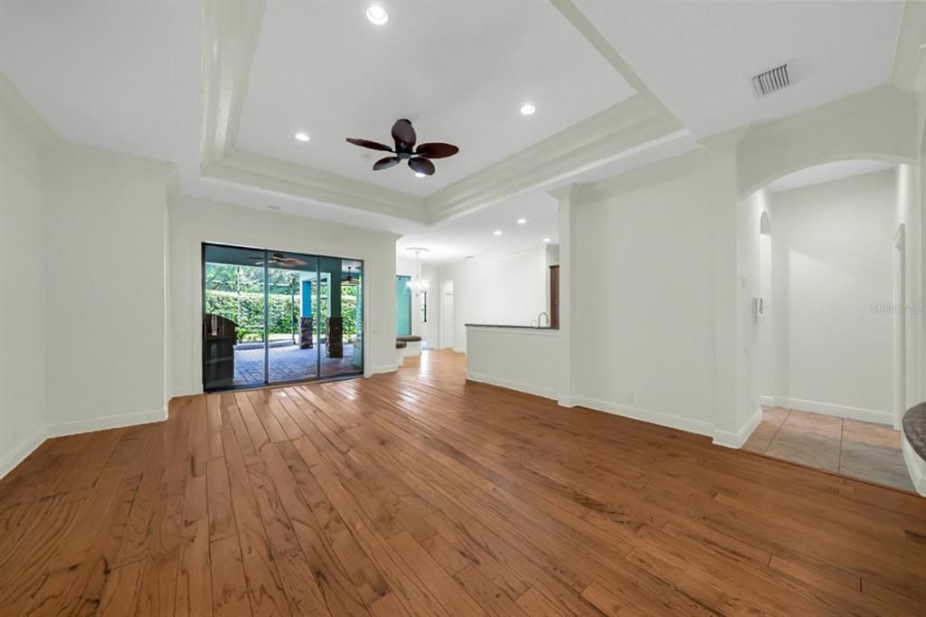 For Sale: $530,000 (3 beds, 3 baths, 2754 Square Feet)