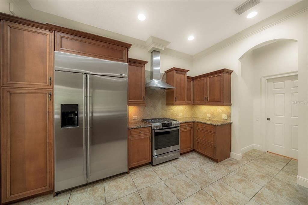 For Sale: $530,000 (3 beds, 3 baths, 2754 Square Feet)