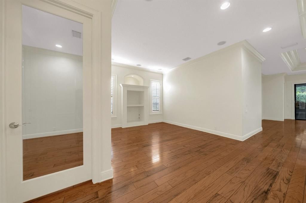 For Sale: $530,000 (3 beds, 3 baths, 2754 Square Feet)