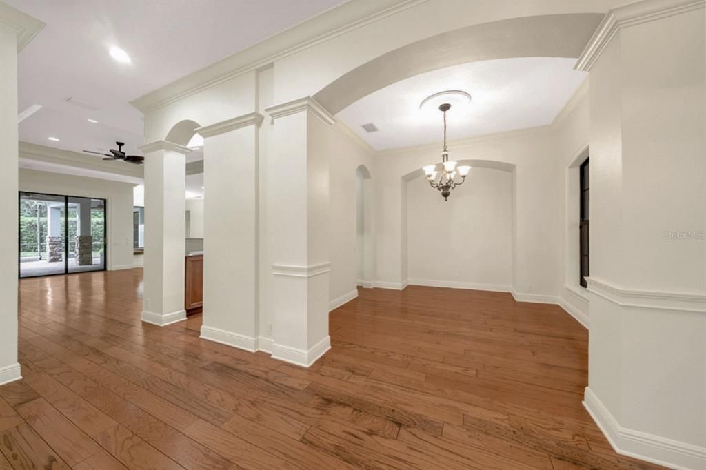For Sale: $530,000 (3 beds, 3 baths, 2754 Square Feet)