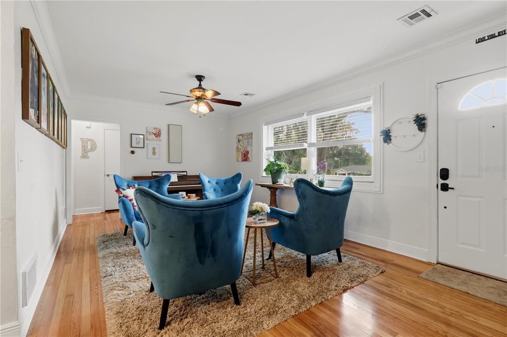 En Venta: $534,900 (4 camas, 2 baños, 2023 Pies cuadrados)