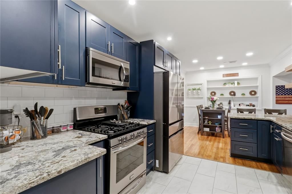En Venta: $534,900 (4 camas, 2 baños, 2023 Pies cuadrados)