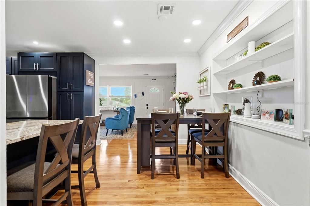En Venta: $534,900 (4 camas, 2 baños, 2023 Pies cuadrados)
