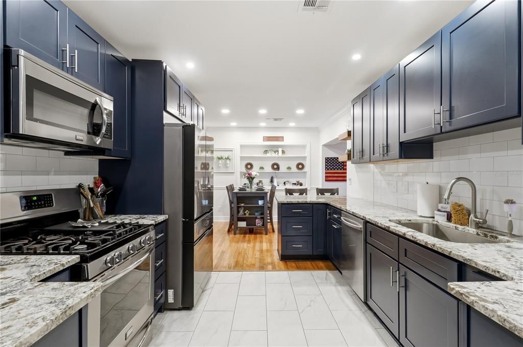 En Venta: $534,900 (4 camas, 2 baños, 2023 Pies cuadrados)
