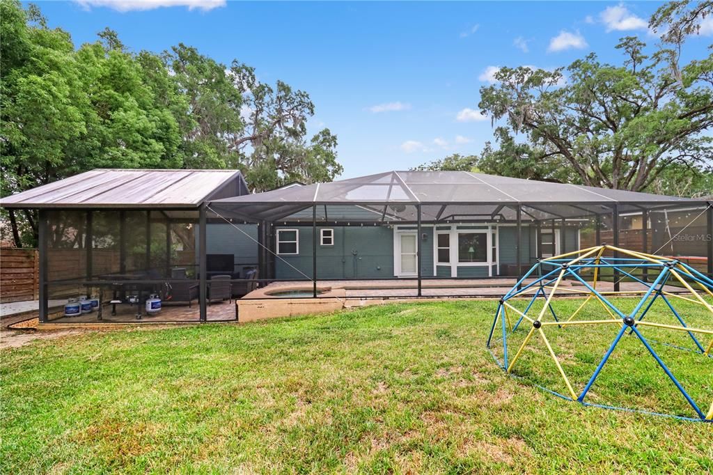 En Venta: $534,900 (4 camas, 2 baños, 2023 Pies cuadrados)