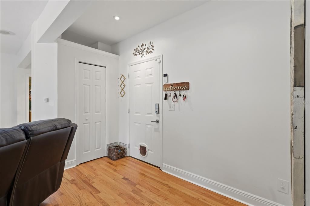 En Venta: $534,900 (4 camas, 2 baños, 2023 Pies cuadrados)