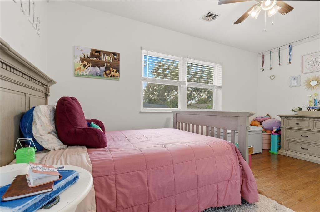 En Venta: $534,900 (4 camas, 2 baños, 2023 Pies cuadrados)