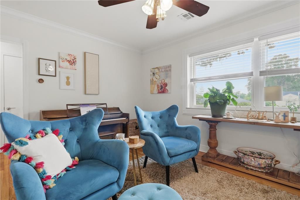 En Venta: $534,900 (4 camas, 2 baños, 2023 Pies cuadrados)