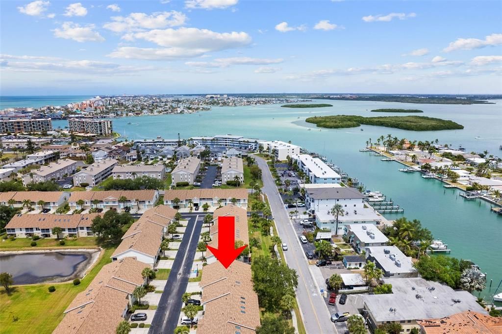 For Sale: $340,900 (2 beds, 2 baths, 920 Square Feet)