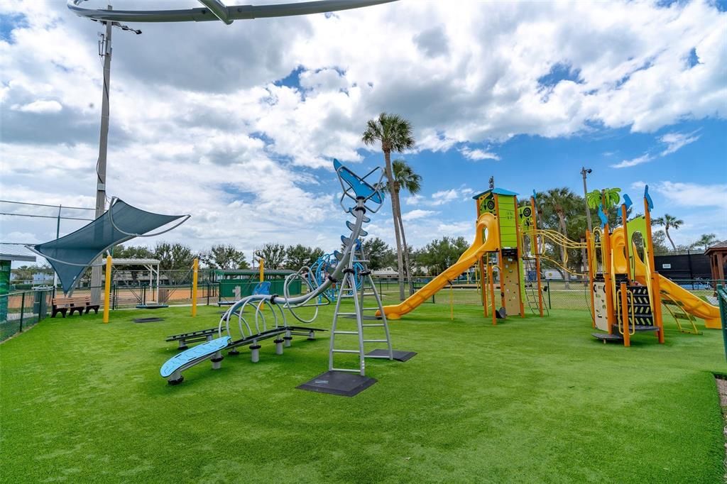 For Sale: $340,900 (2 beds, 2 baths, 920 Square Feet)