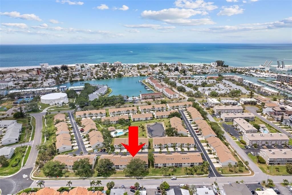 For Sale: $340,900 (2 beds, 2 baths, 920 Square Feet)