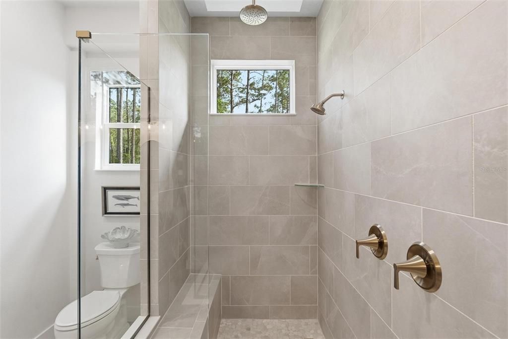 En Venta: $1,610,000 (4 camas, 3 baños, 2759 Pies cuadrados)