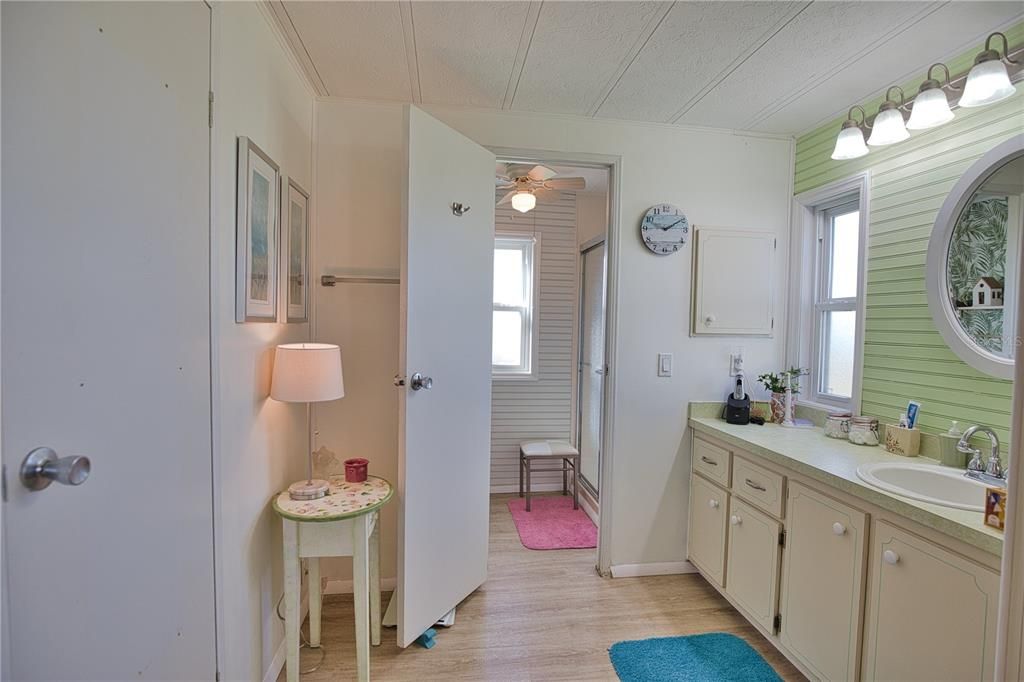 Activo con contrato: $129,900 (2 camas, 2 baños, 1476 Pies cuadrados)