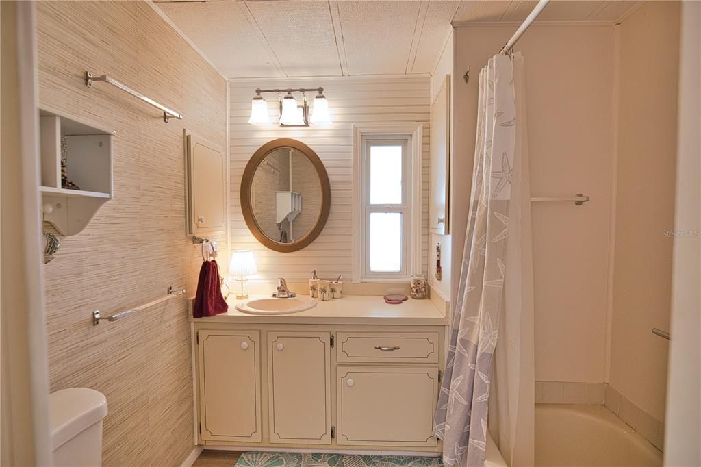 Activo con contrato: $129,900 (2 camas, 2 baños, 1476 Pies cuadrados)