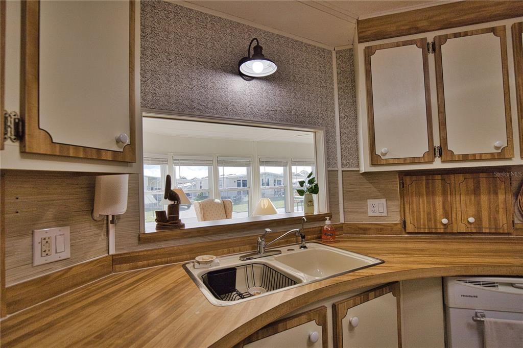 Activo con contrato: $129,900 (2 camas, 2 baños, 1476 Pies cuadrados)