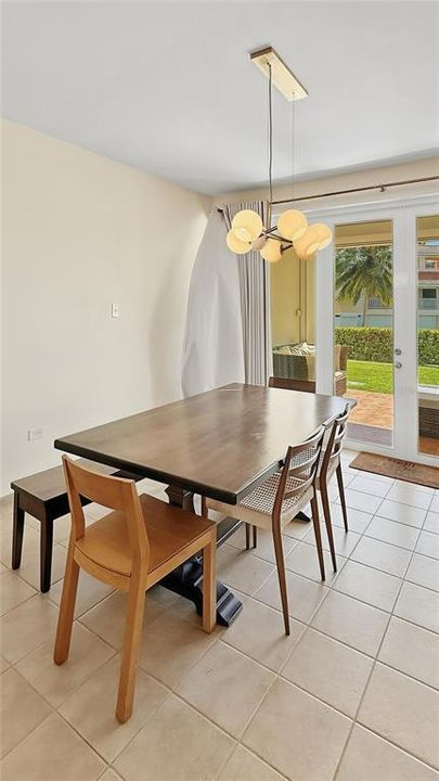 En Venta: $415,000 (3 camas, 2 baños, 1582.7 Pies cuadrados)