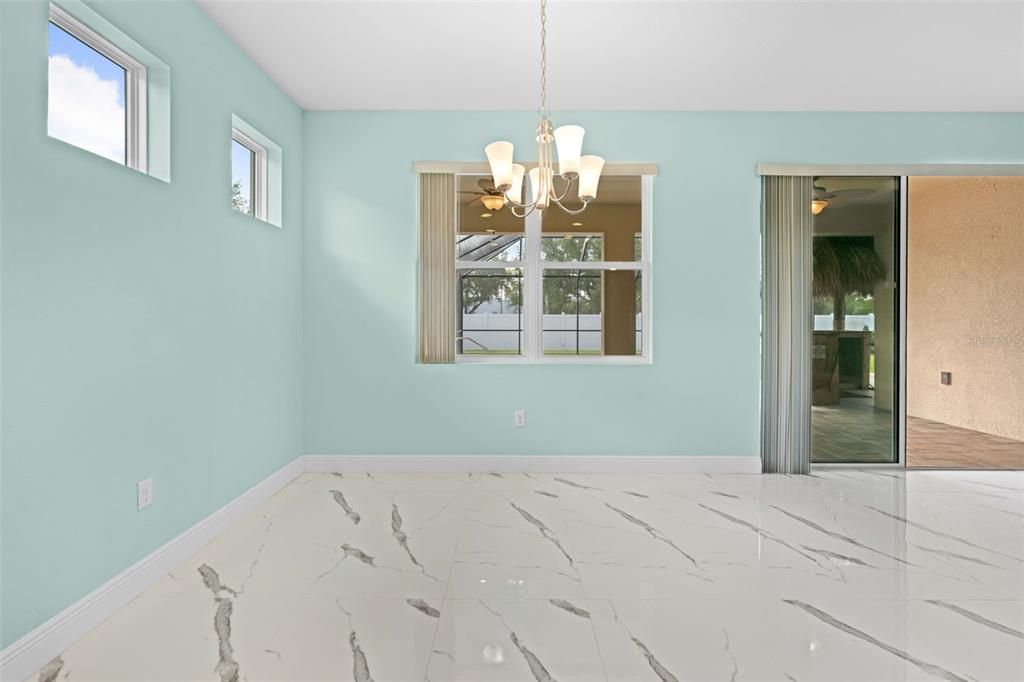En Venta: $450,000 (4 camas, 2 baños, 2077 Pies cuadrados)