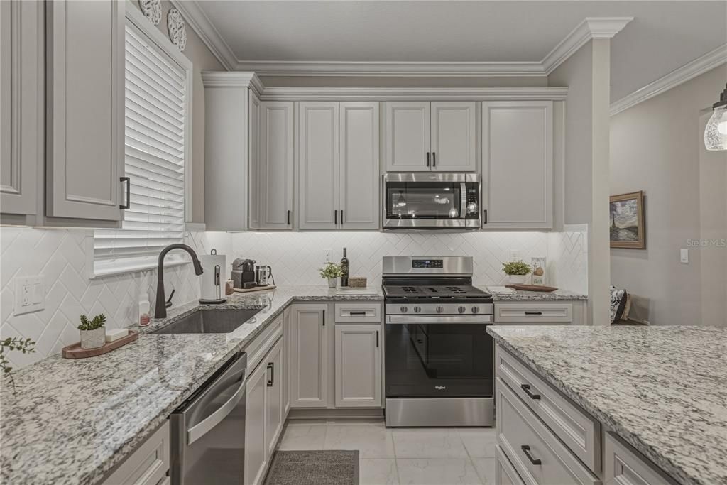 Activo con contrato: $389,900 (2 camas, 2 baños, 1400 Pies cuadrados)