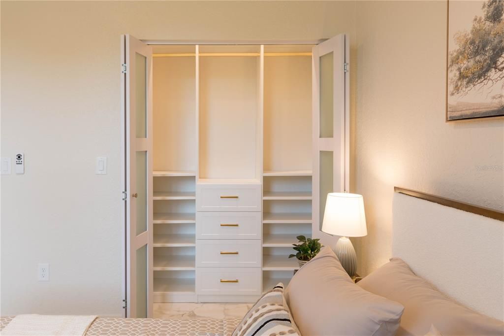 For Sale: $899,000 (4 beds, 2 baths, 1940 Square Feet)