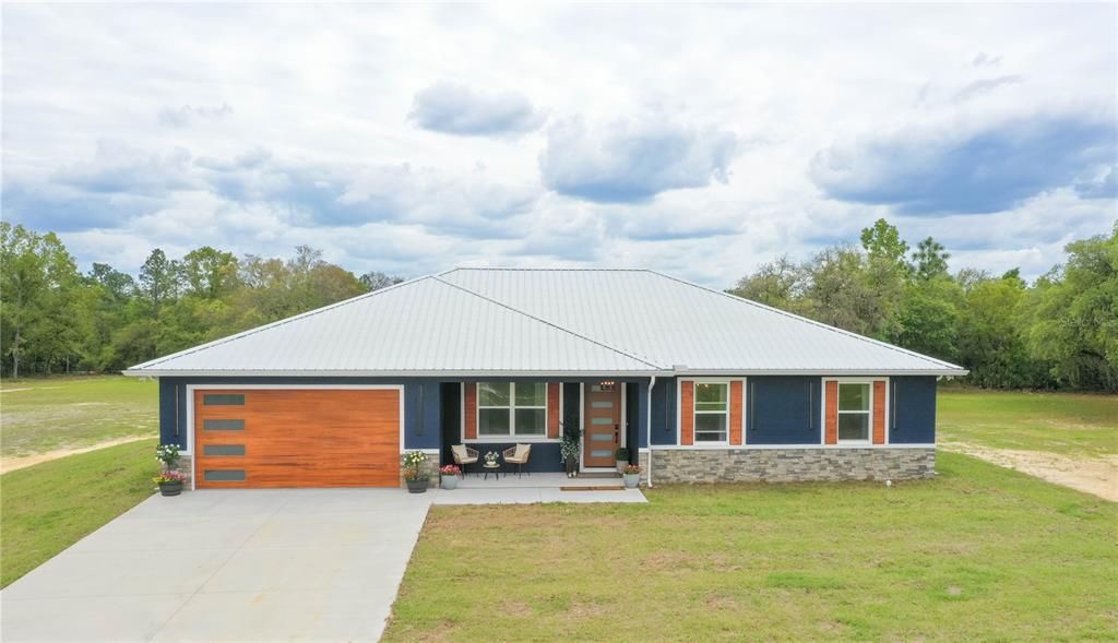 For Sale: $899,000 (4 beds, 2 baths, 1940 Square Feet)