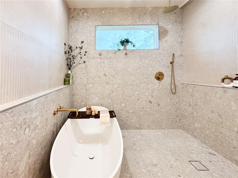For Sale: $899,000 (4 beds, 2 baths, 1940 Square Feet)