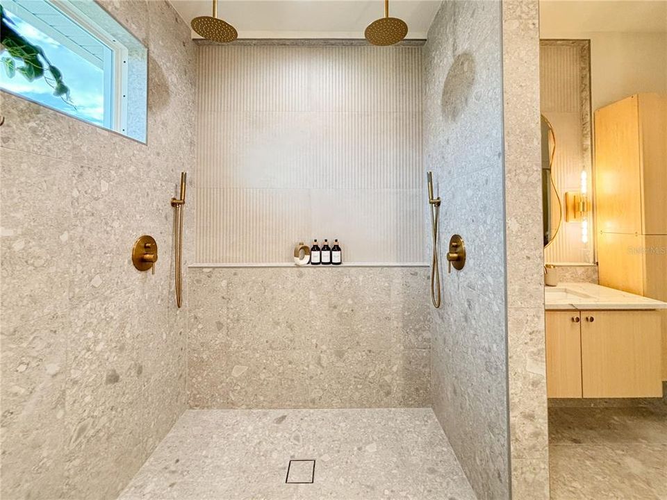For Sale: $899,000 (4 beds, 2 baths, 1940 Square Feet)
