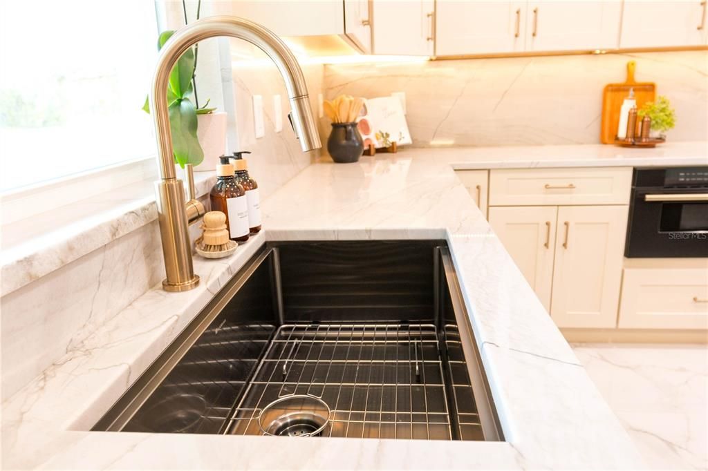 For Sale: $899,000 (4 beds, 2 baths, 1940 Square Feet)