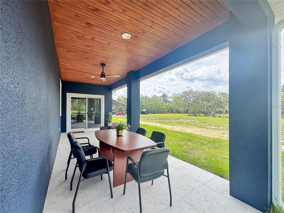 For Sale: $899,000 (4 beds, 2 baths, 1940 Square Feet)