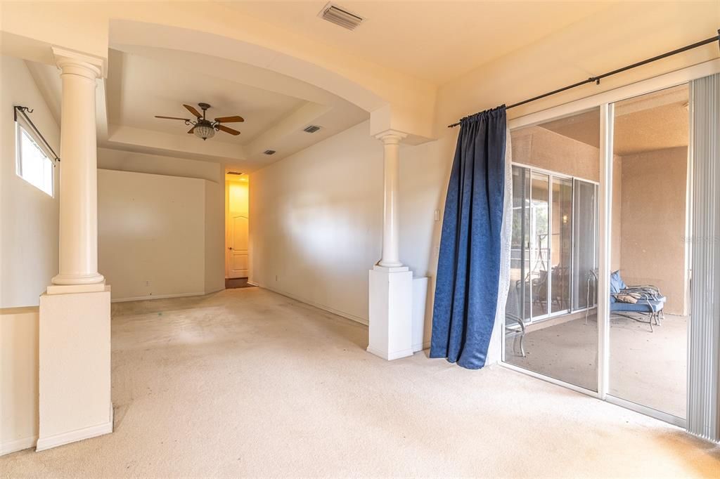 Activo con contrato: $444,990 (4 camas, 3 baños, 2720 Pies cuadrados)